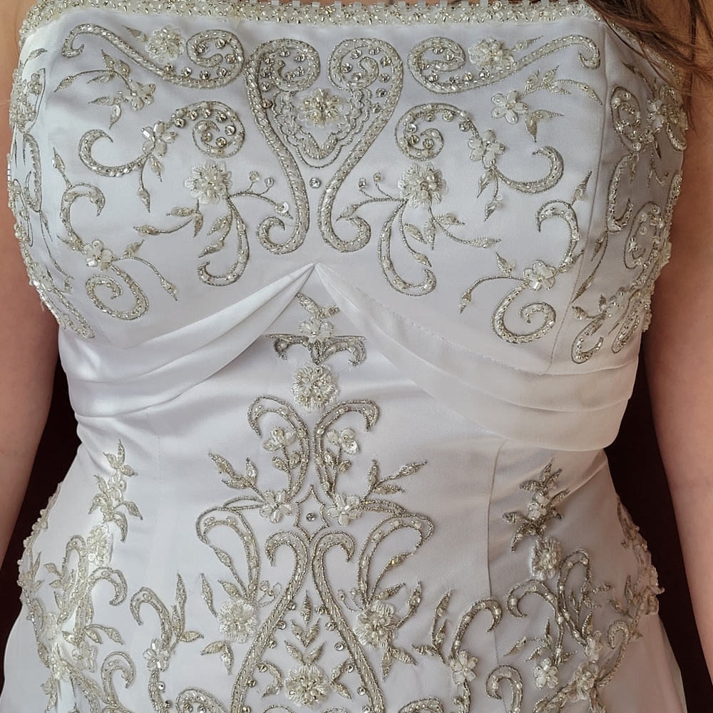Wedding dress, nwt